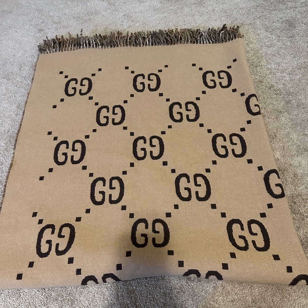 GUCCI SCARF